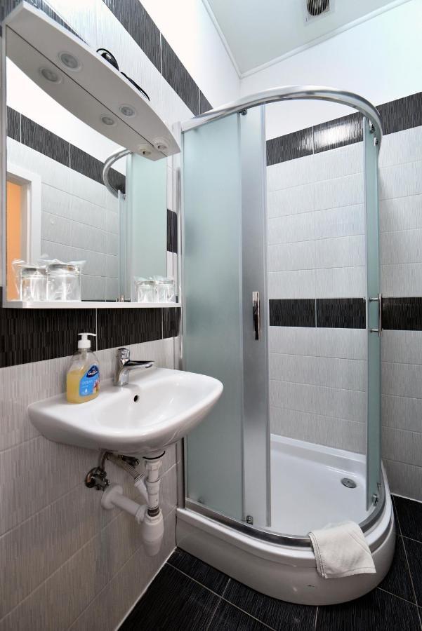 Virtus Apartments And Rooms With Free Private Parking Zagreb Luaran gambar