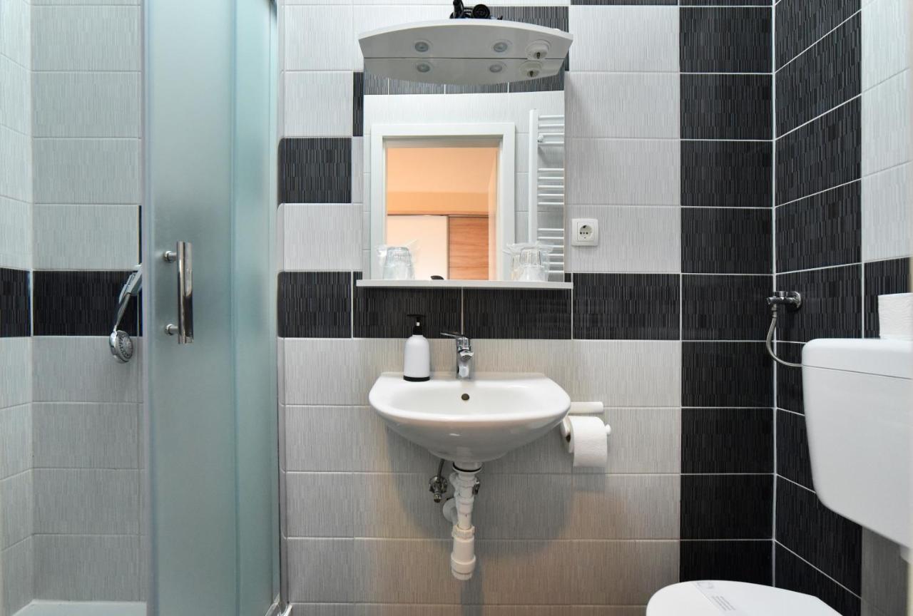 Virtus Apartments And Rooms With Free Private Parking Zagreb Luaran gambar