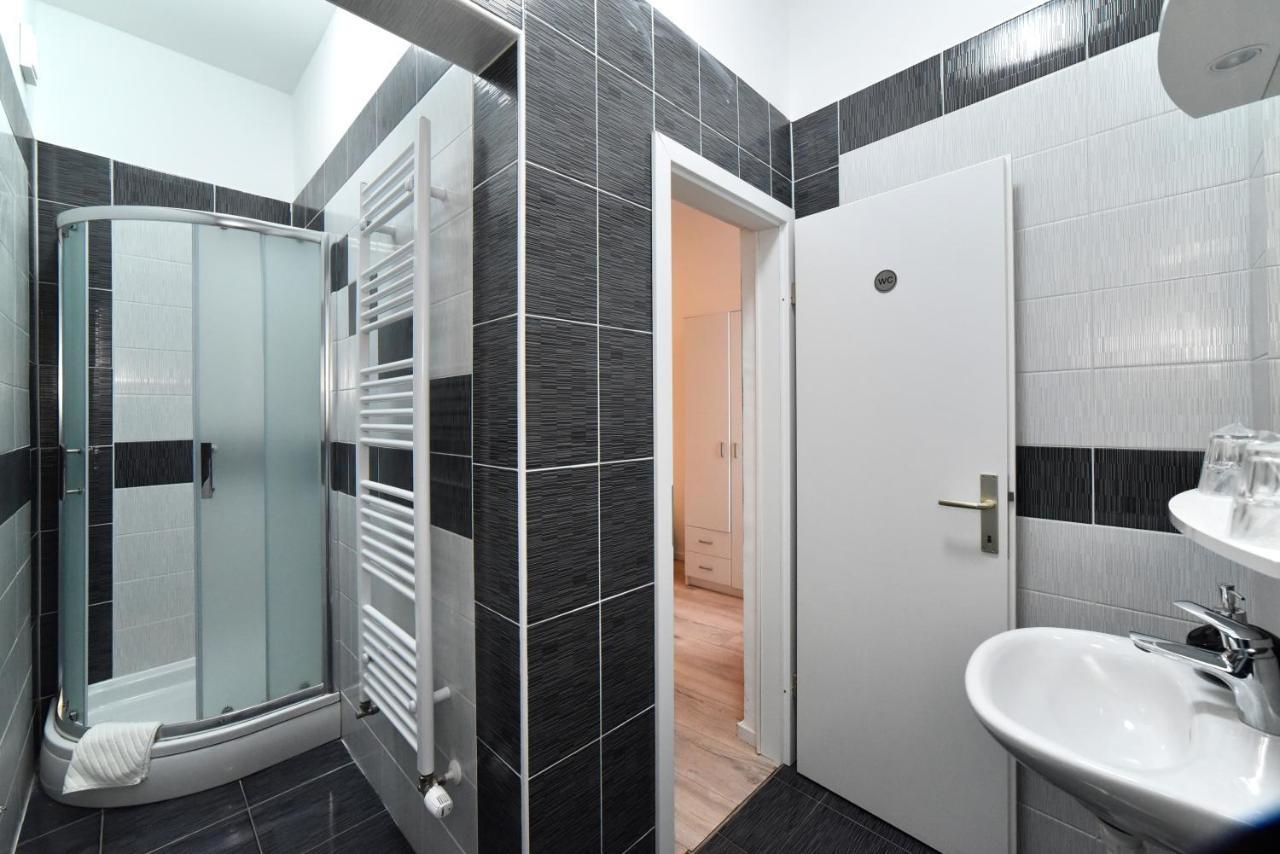 Virtus Apartments And Rooms With Free Private Parking Zagreb Luaran gambar