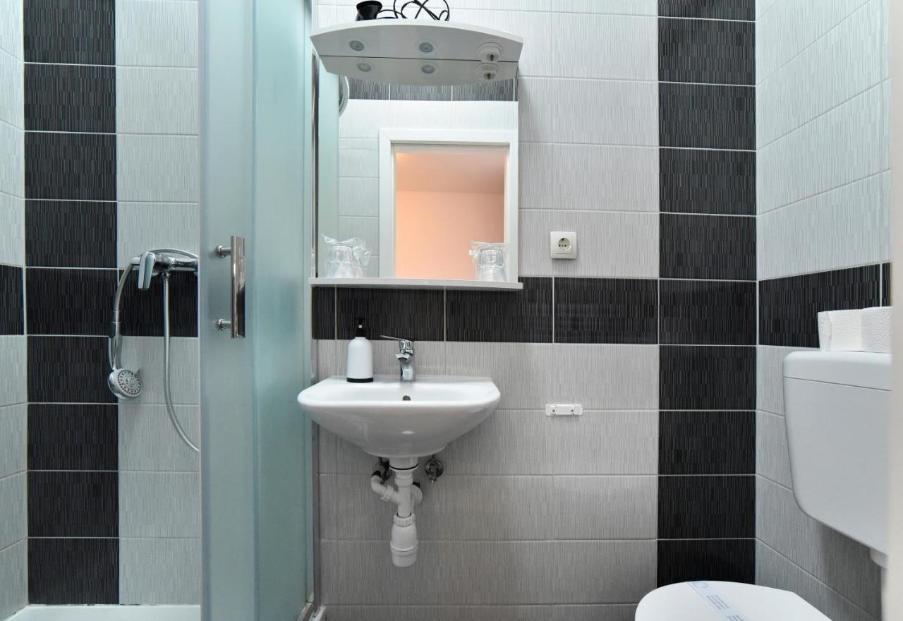 Virtus Apartments And Rooms With Free Private Parking Zagreb Luaran gambar