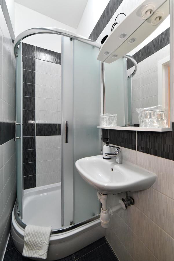 Virtus Apartments And Rooms With Free Private Parking Zagreb Luaran gambar