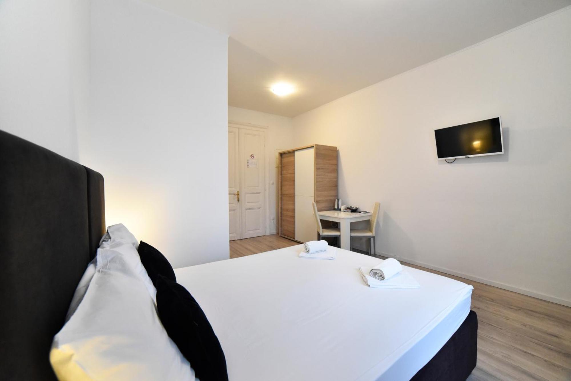 Virtus Apartments And Rooms With Free Private Parking Zagreb Luaran gambar